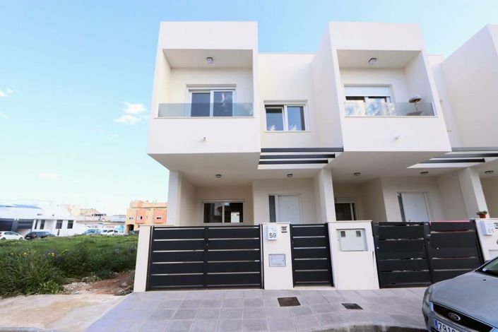 Image No.1-3 Bed Property for sale