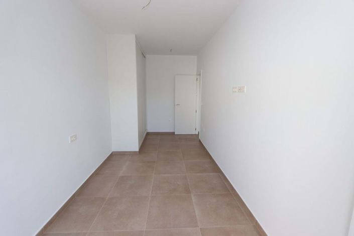 Image No.19-3 Bed Townhouse for sale