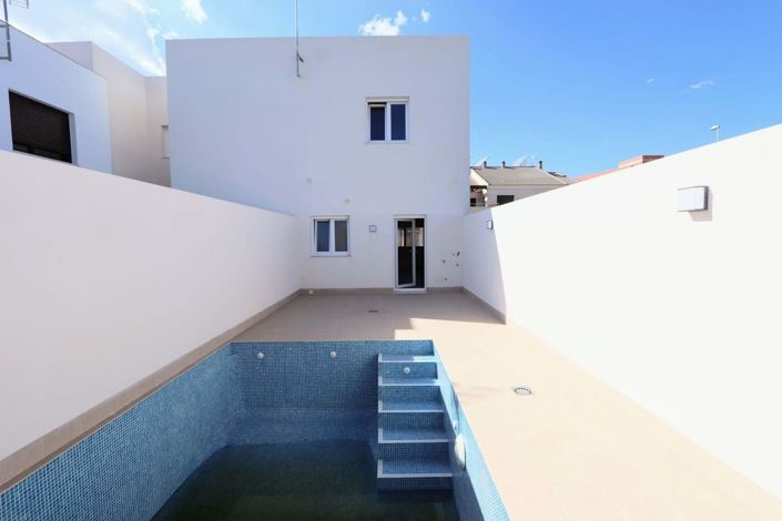 Image No.23-3 Bed Townhouse for sale