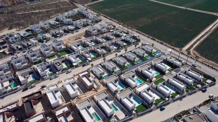 Image No.86-3 Bed Villa for sale