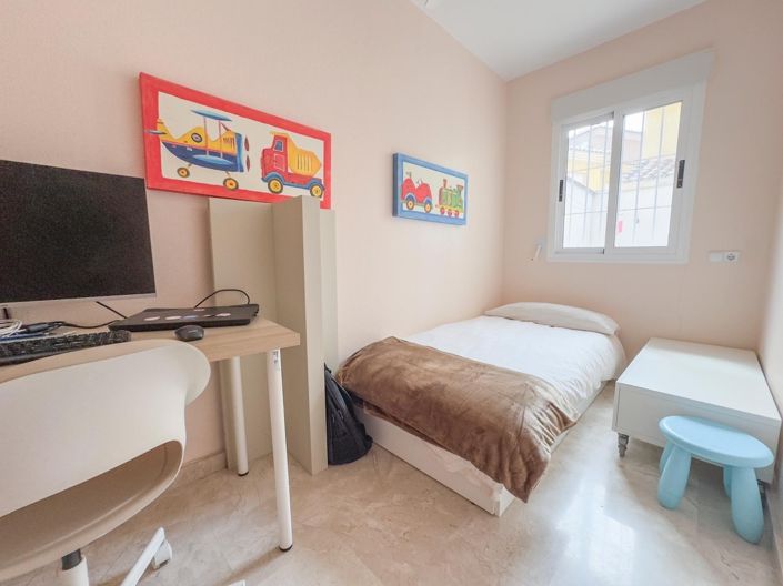 Image No.10-3 Bed Apartment for sale