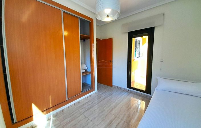 Image No.11-2 Bed Semi-Detached for sale