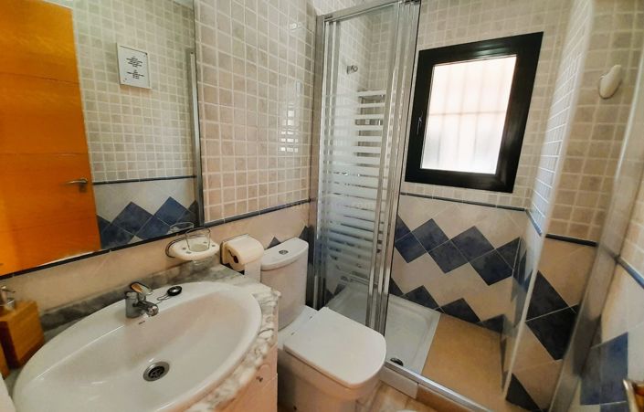 Image No.15-2 Bed Semi-Detached for sale