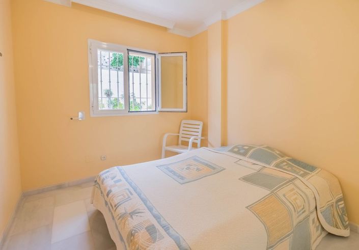 Image No.11-4 Bed Townhouse for sale