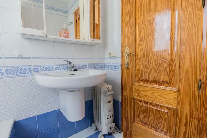 Image No.13-4 Bed Townhouse for sale