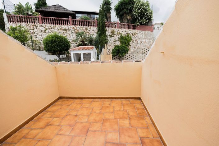 Image No.21-4 Bed Townhouse for sale