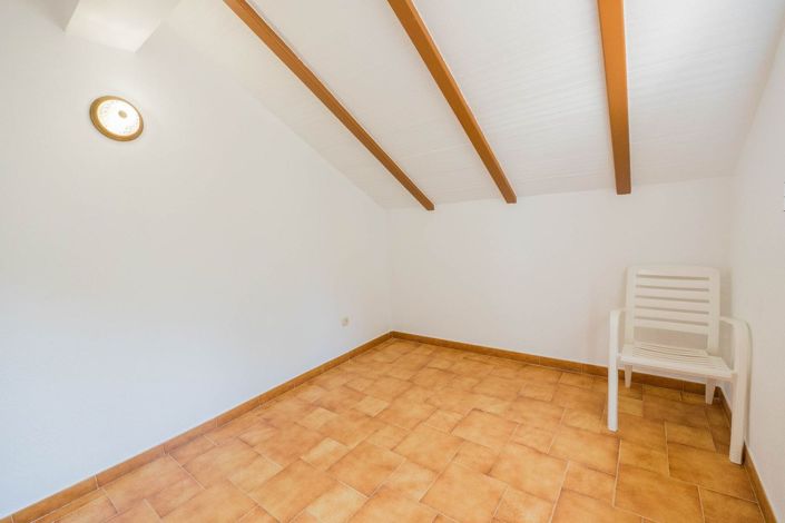 Image No.25-4 Bed Townhouse for sale