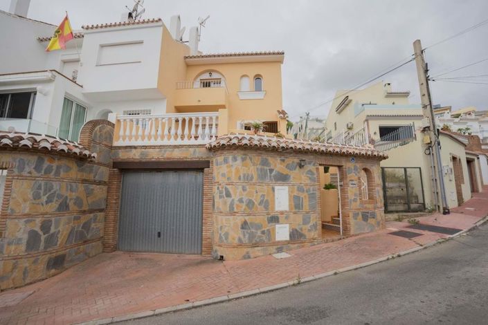 Image No.34-4 Bed Townhouse for sale