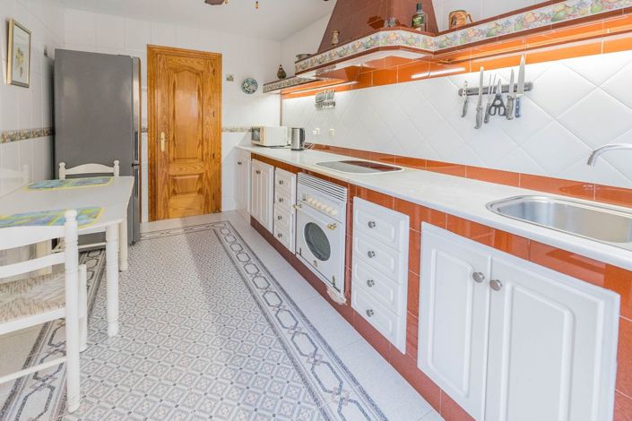 Image No.7-4 Bed Townhouse for sale