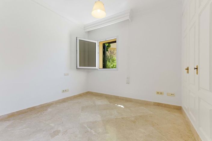 Image No.13-3 Bed Apartment for sale