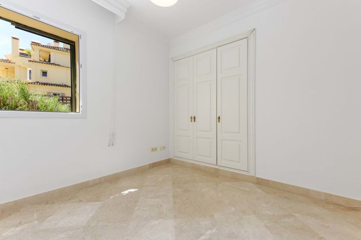 Image No.14-3 Bed Apartment for sale