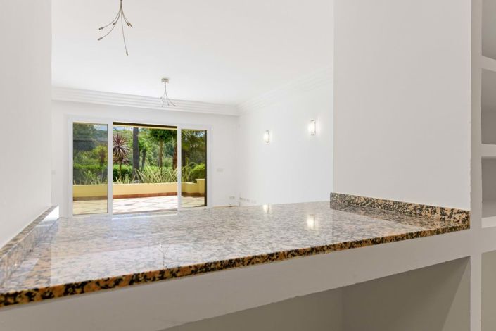 Image No.18-3 Bed Apartment for sale