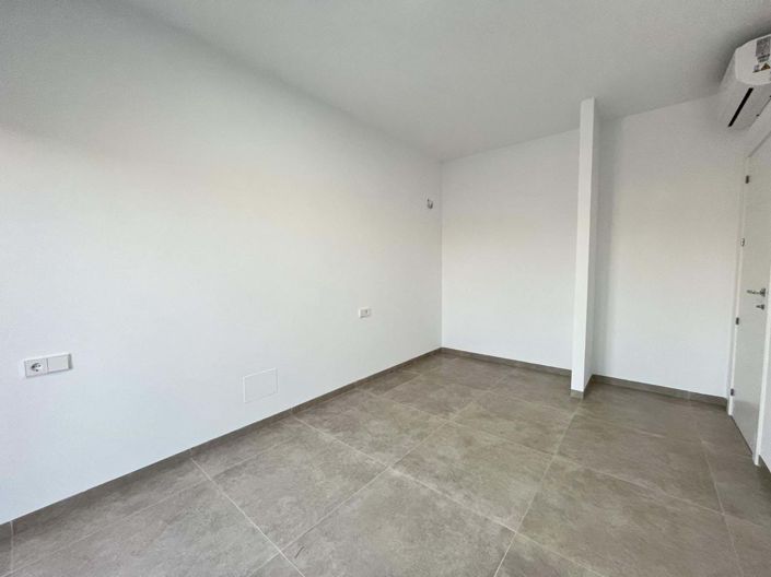 Image No.18-3 Bed Villa for sale