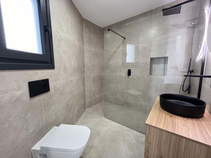 Image No.20-3 Bed Villa for sale