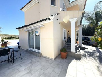 1447-632083-78d1f4f8b6655591b02d22fabb36a692d