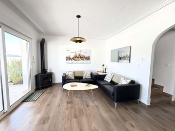 1447-632083-78d1f4f8b6655591b02d22fabb36a692d