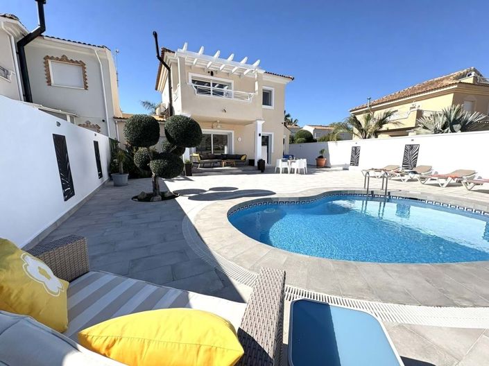 Image No.42-2 Bed Villa for sale