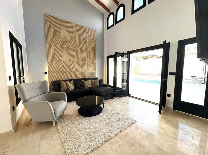 Image No.10-3 Bed Villa for sale