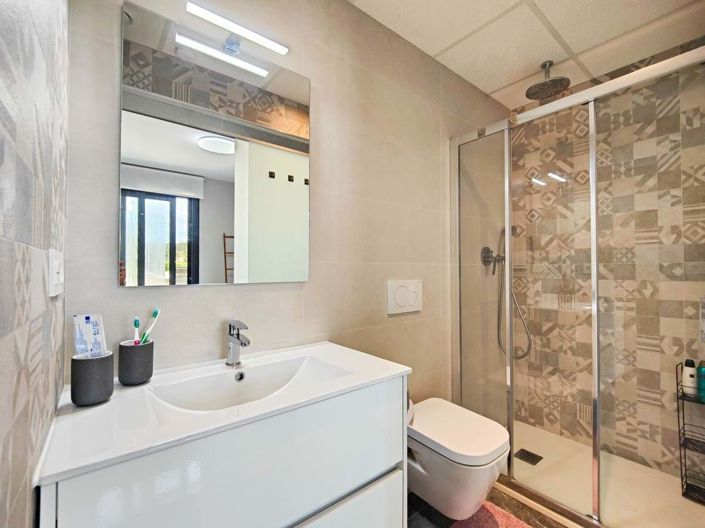 Image No.30-2 Bed Apartment for sale