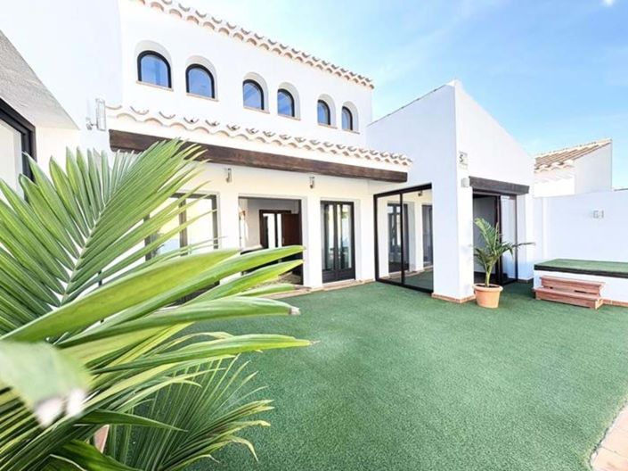 Image No.28-3 Bed Villa for sale