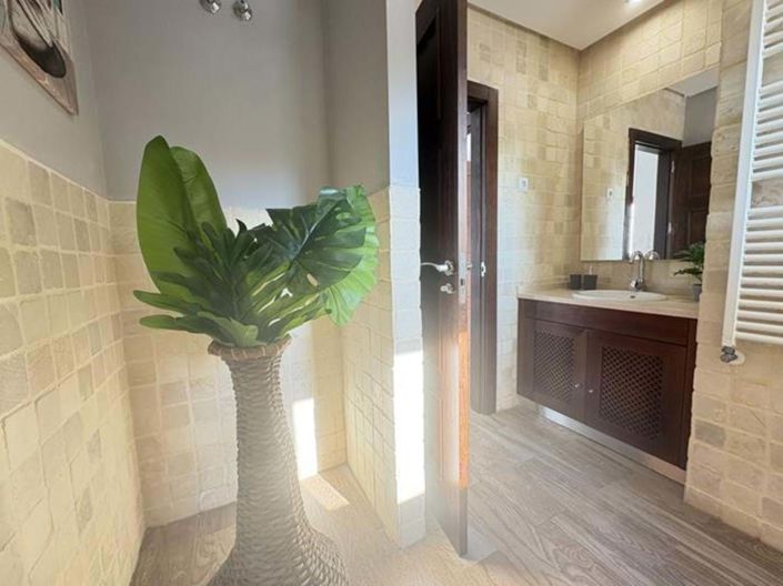 Image No.9-3 Bed Villa for sale