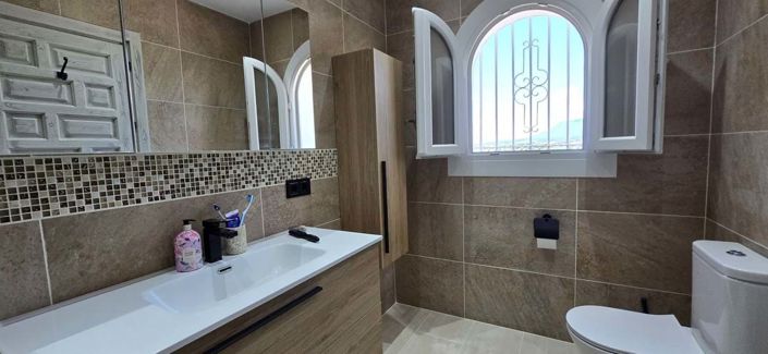 Image No.13-2 Bed Property for sale