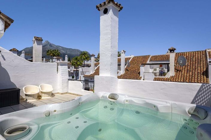 Image No.1-4 Bed Townhouse for sale