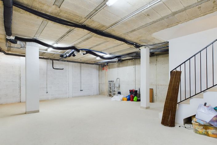 Image No.29-2 Bed Villa for sale