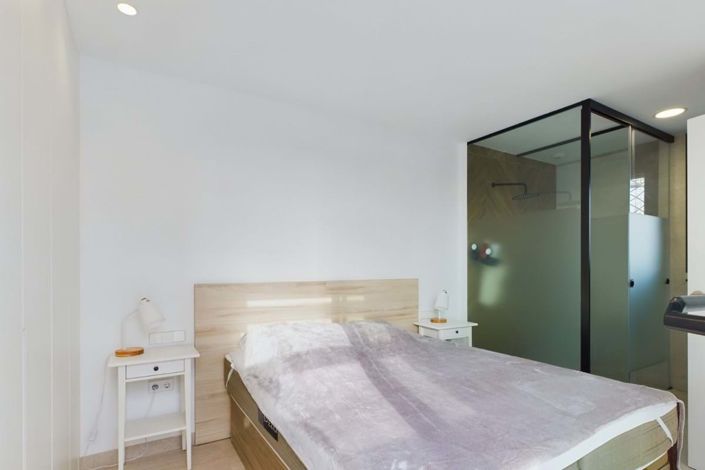 Image No.33-2 Bed Villa for sale