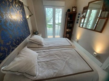 1447-631957-78d1f4f8b6655591b02d22fabb36a692d