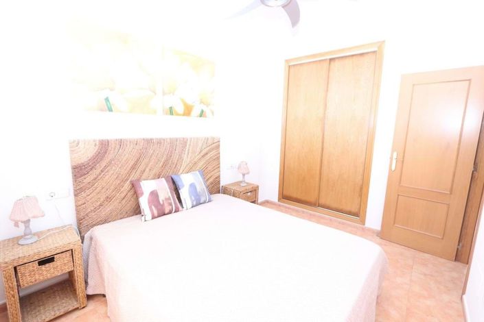 Image No.15-4 Bed Semi-Detached for sale