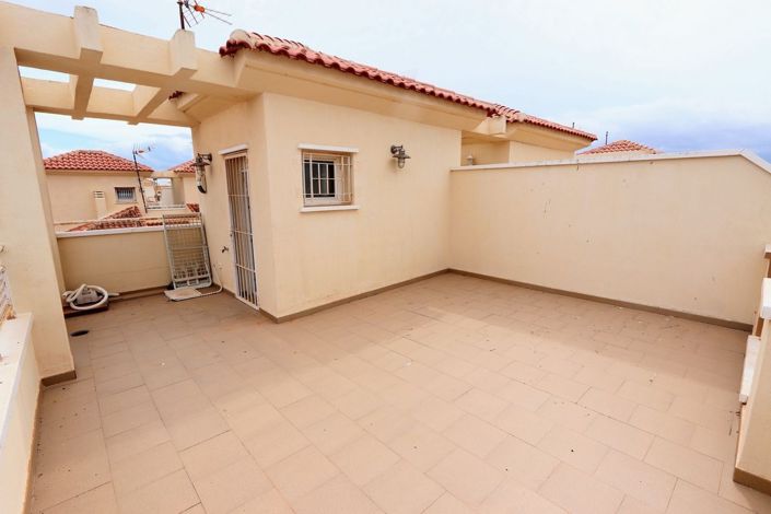 Image No.20-4 Bed Semi-Detached for sale