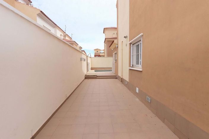 Image No.25-4 Bed Semi-Detached for sale