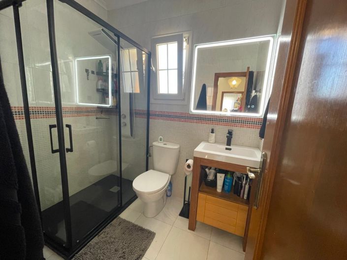 Image No.16-3 Bed Semi-Detached for sale