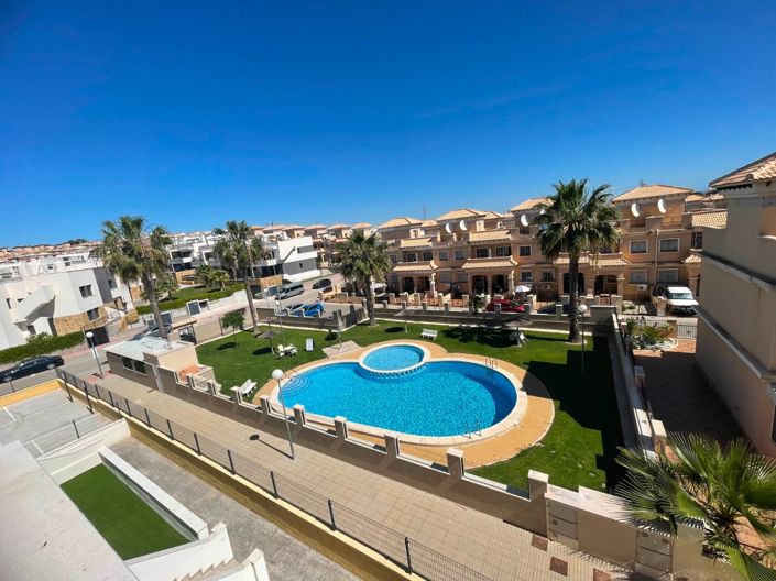 Image No.27-3 Bed Semi-Detached for sale