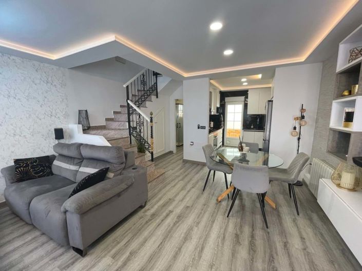 Image No.4-3 Bed Semi-Detached for sale