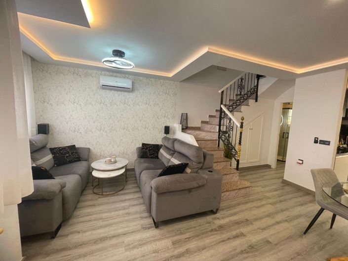 Image No.5-3 Bed Semi-Detached for sale