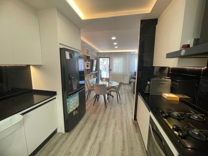 Image No.6-3 Bed Semi-Detached for sale