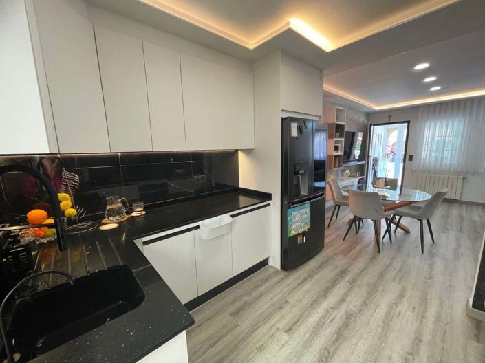 Image No.7-3 Bed Semi-Detached for sale