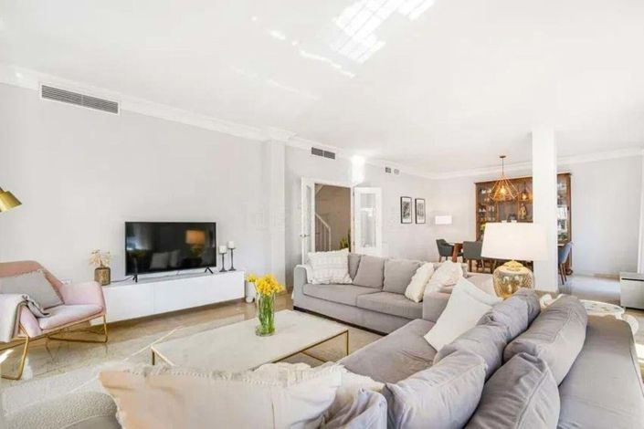 Image No.11-Maison de ville de 5 chambres à vendre à Marbella