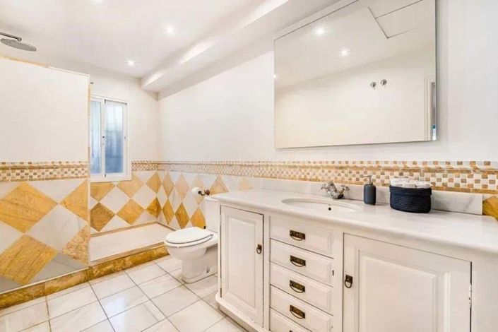 Image No.18-Maison de ville de 5 chambres à vendre à Marbella