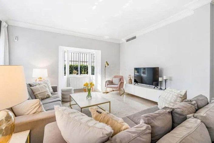 Image No.3-Maison de ville de 5 chambres à vendre à Marbella