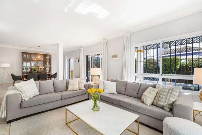 Image No.4-Maison de ville de 5 chambres à vendre à Marbella