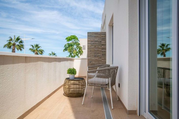 Image No.18-3 Bed Apartment for sale