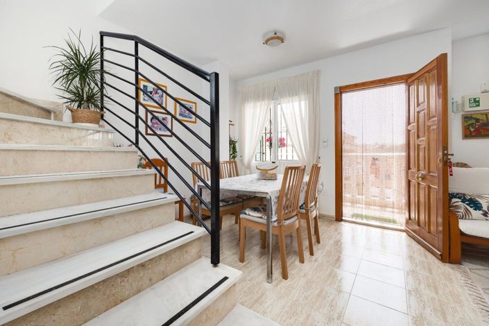 Image No.12-3 Bed Property for sale