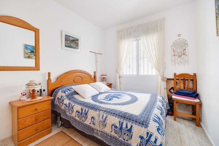 Image No.17-3 Bed Property for sale