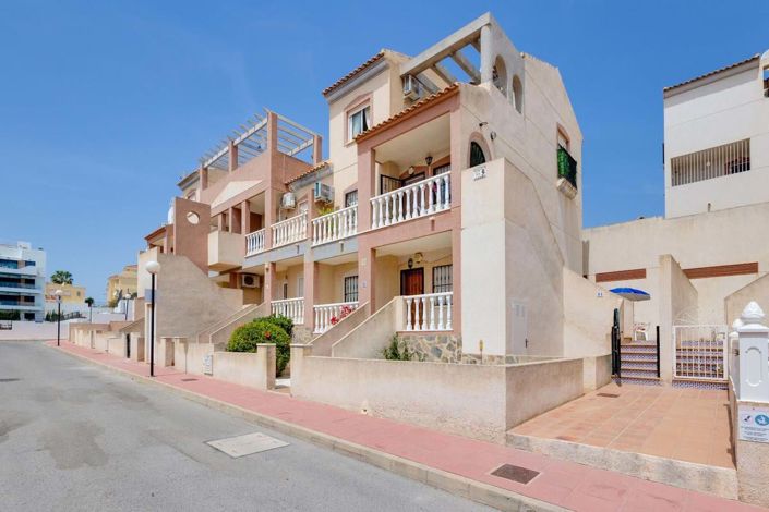 Image No.2-3 Bed Property for sale