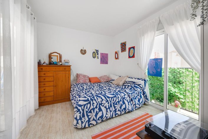 Image No.28-3 Bed Property for sale