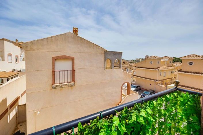 Image No.31-3 Bed Property for sale