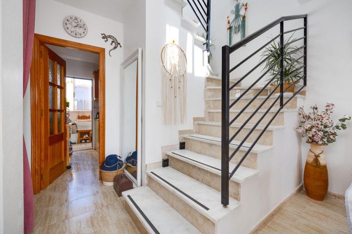 Image No.9-3 Bed Property for sale